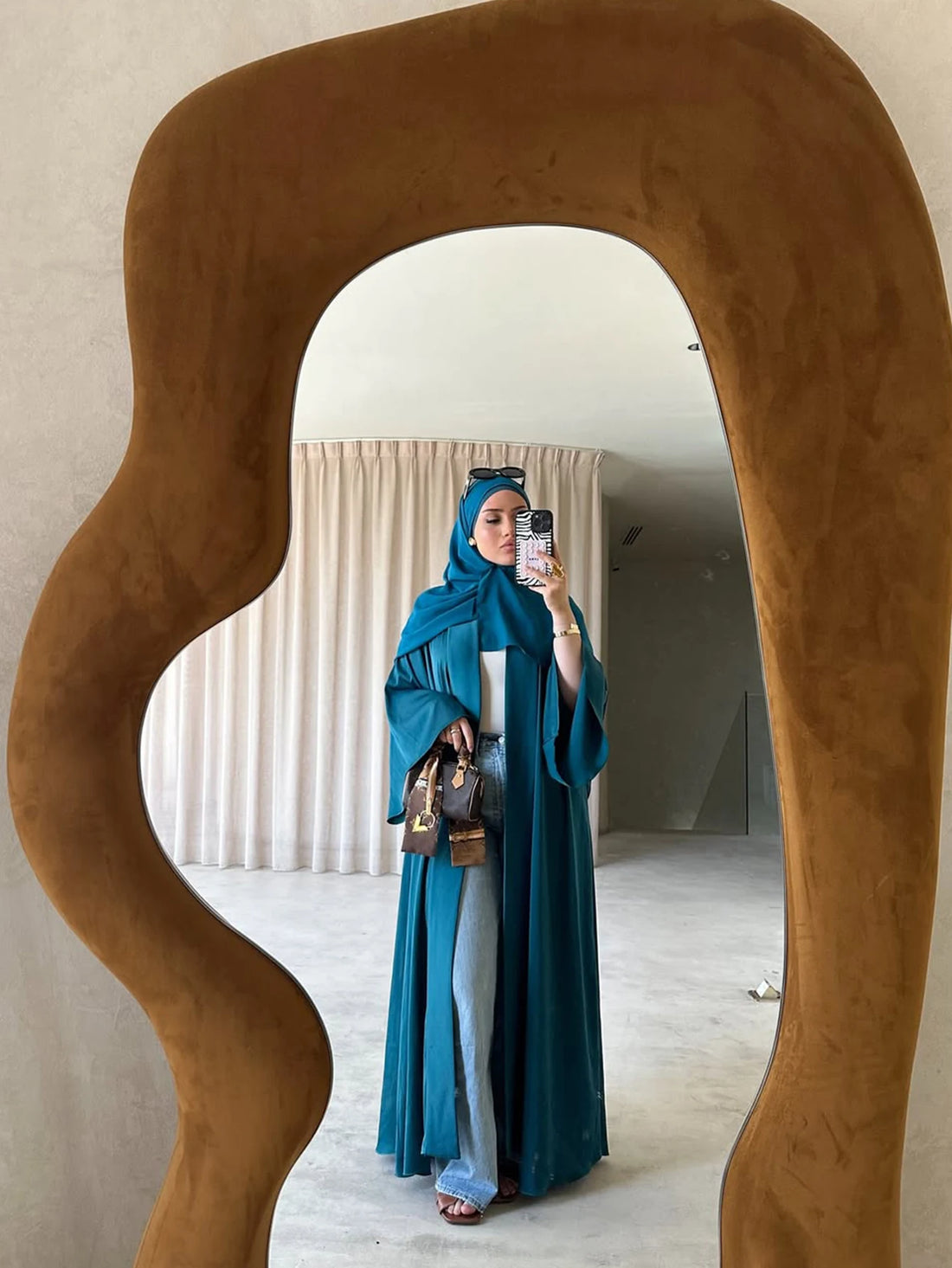 Saashi Solid Color Elegant Cardigan Abaya for Women Inspired by Middle Eastern Fashion